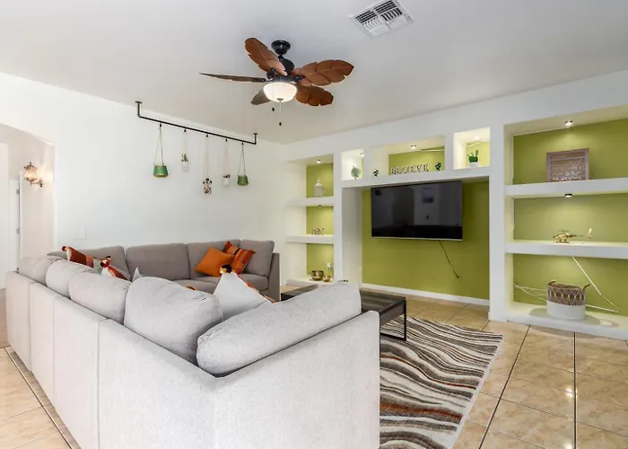 Cactus House 5br Family Fun Hub Holiday home *