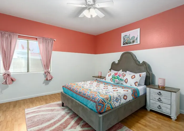 Holiday home Cactus House 5br Family Fun Hub