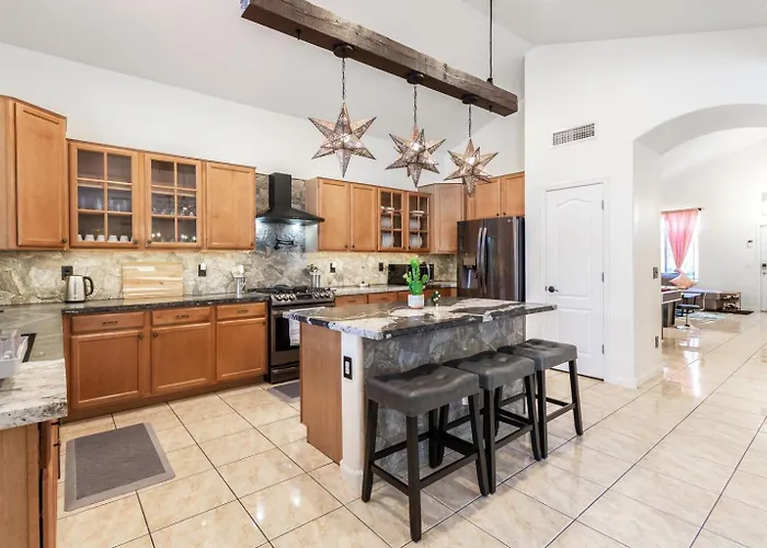 Cactus House 5br Family Fun Hub